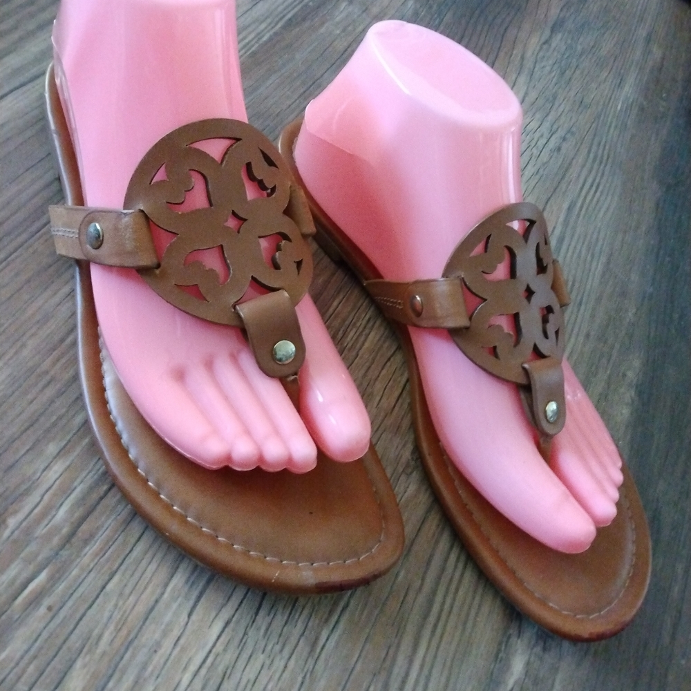 🌞🌞🌞Franco Fortini size 9.5M tan thong sandals EUC